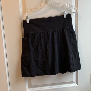 Athleta Salutation Stash Skort 16.5 inches black